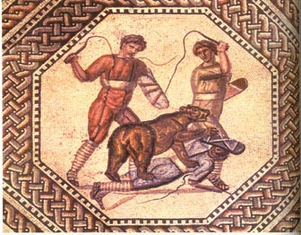 Souboj v gladiátorské aréně byl formou trestu pro takzvané noxii, tedy lidi nepohodlné státu. Na vyobrazení je jeden takový a pokud by vás zajímal jeho výsledek, je asi jasné, že pěstní souboj s medvědem může skončit jenom jediným způsobem