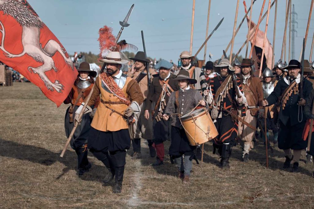 Regiment zemské hotovosti při rekonstrukci bitvy na Bílé hoře v roce 1620. Foto Roman Hudec
